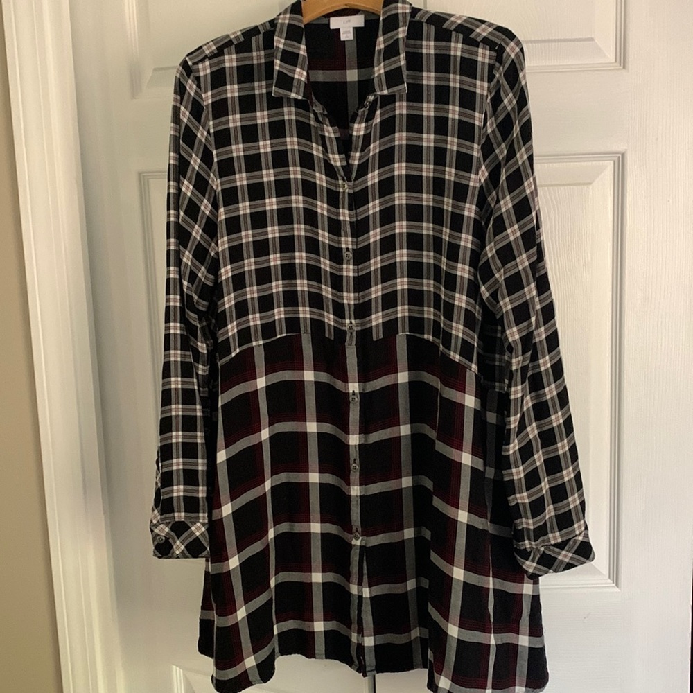 J. Jill Black and White Plaid Long-Sleeve Tunic with Burgundy Accents